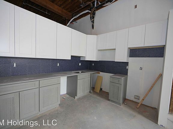 4th image of 1825 E Atlantic St #101
