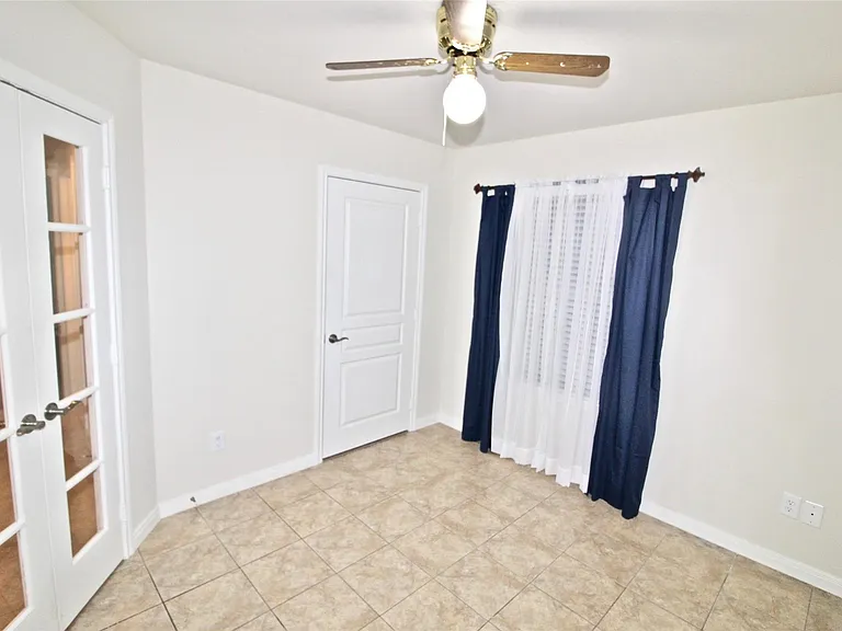 3306 Dandelion Dr — Photo 9
