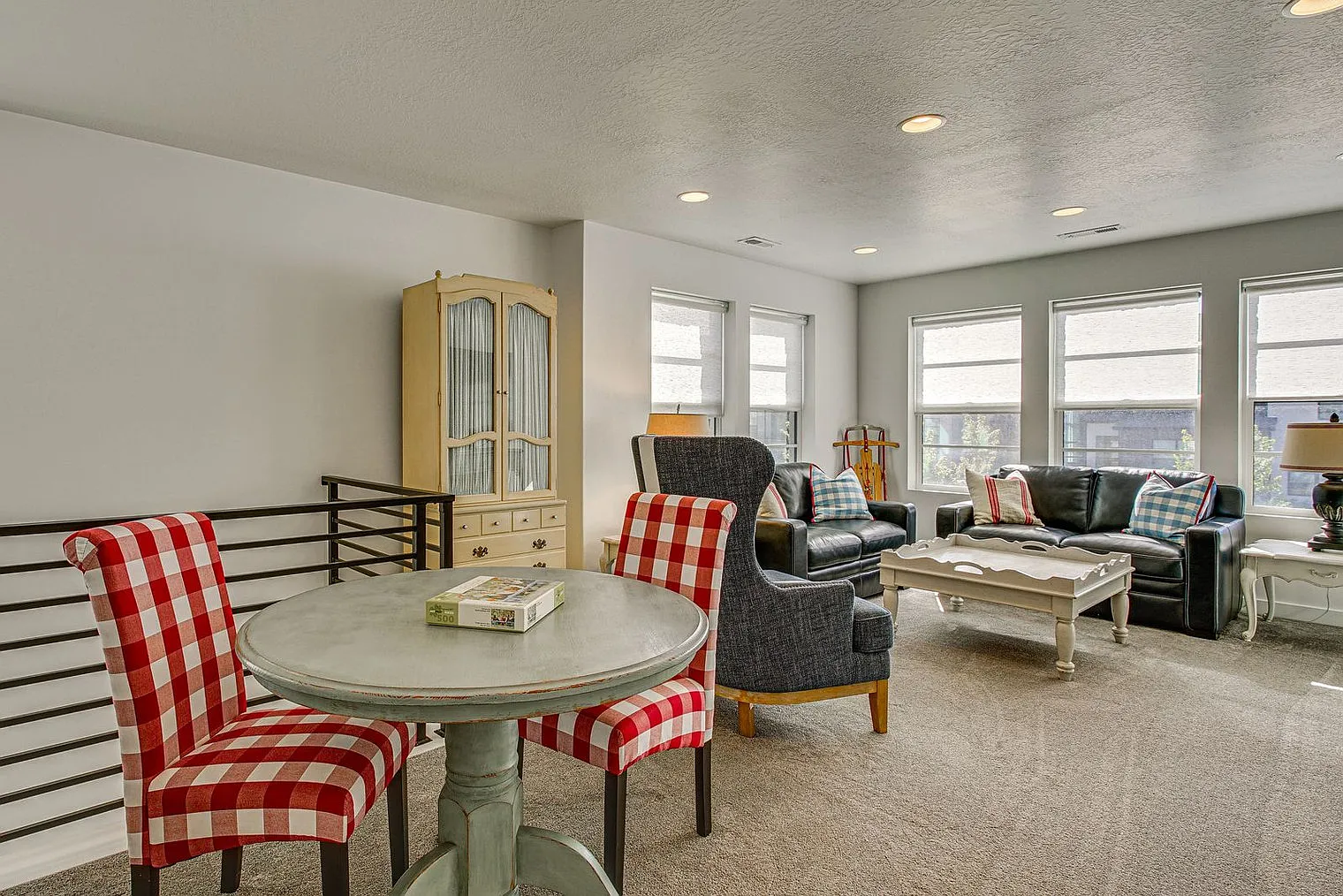 3 bed, 2.0 bath, 2744 sqft, $3,496 — Photo 1