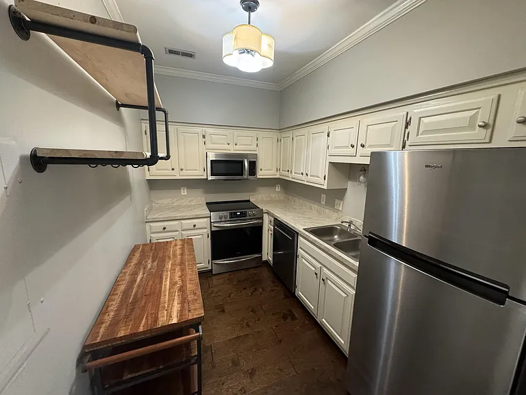 117 Matthew Ln #1 — Photo 5