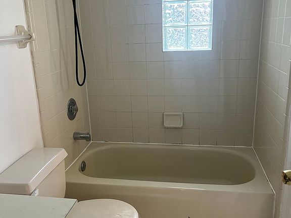 3rd image of 1915 Ellery Ln