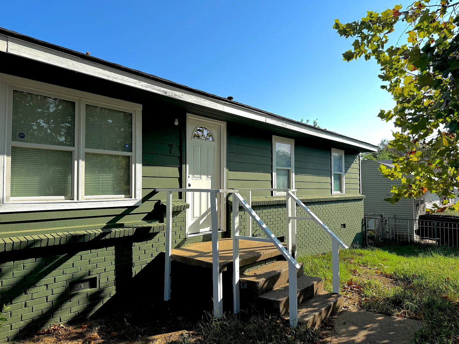 4 bed, 1200 sqft, $1,500 — Photo 2