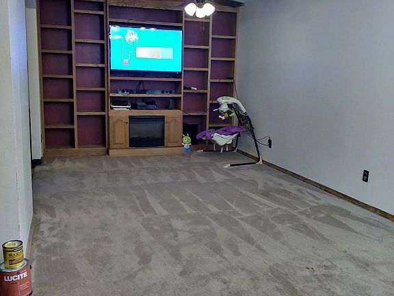 Dining/TV room