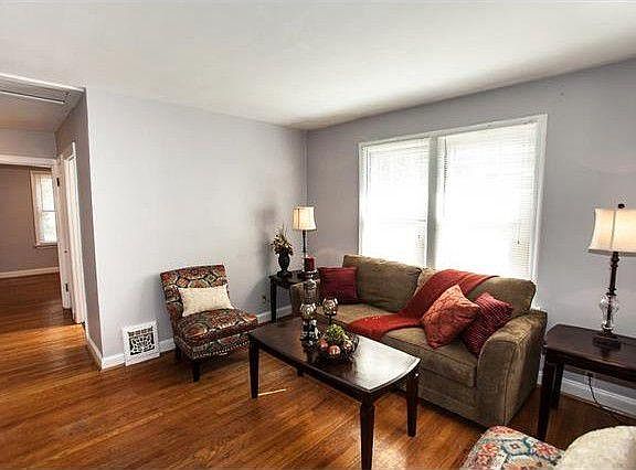 5th image of 8903 Powell Ave