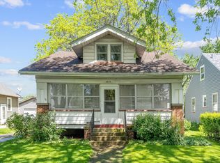 813 Spruce St, Aurora, IL 60506