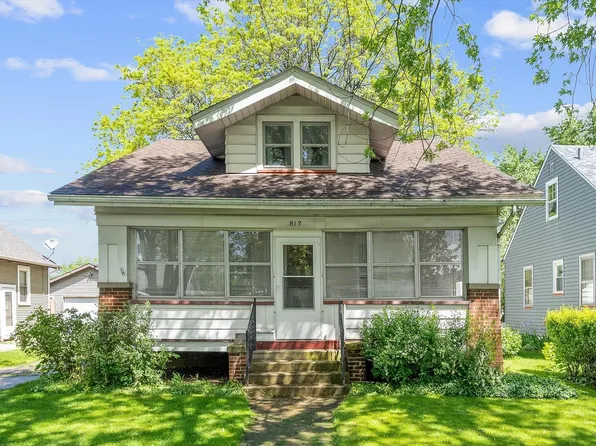 813 Spruce St, Aurora, IL 60506