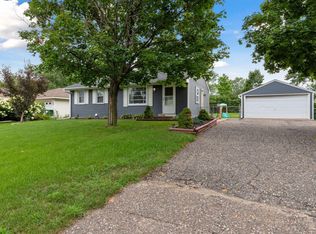 10549 6th St NE, Blaine, MN 55434