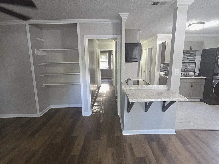 419 Tillman St — Photo 2