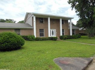 8400 Edwina Dr, Little Rock, AR 72209