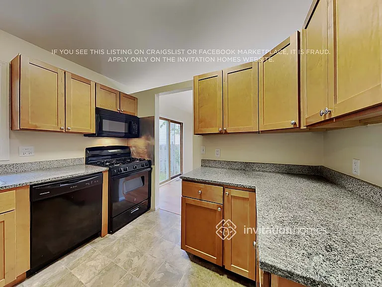 2761 Melbourne Ln — Photo 11