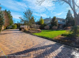 37 Wakefield Ct, Shrewsbury, NJ 07702