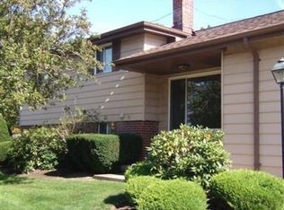 815 Belwood Dr, Highland Heights, OH 44143