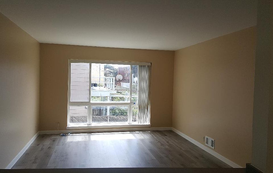 2nd image of 4321 Judah St APT 4