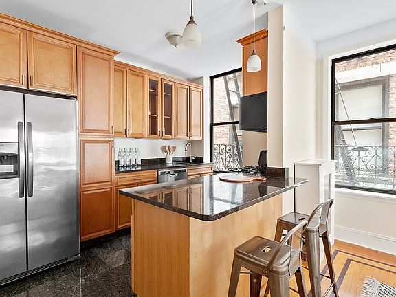 3rd image of 839 W End Ave APT 4A