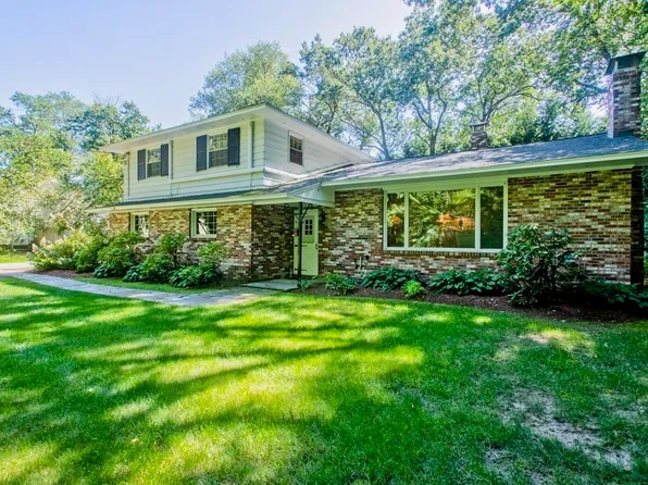 122 Bungalow Ave, Greenfield, MA 01301