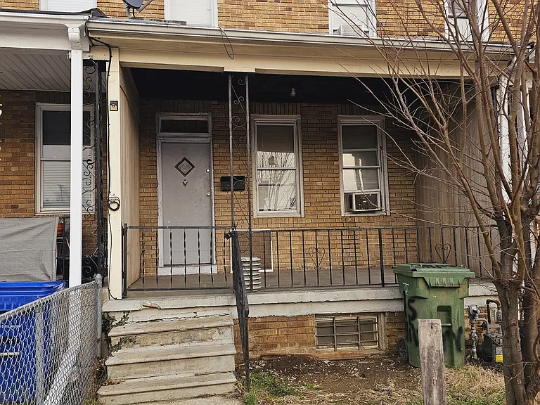 11 S Hilton St — Photo 43