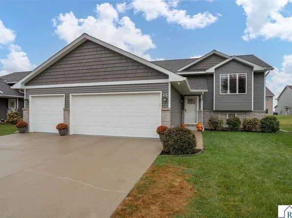 221 Cypress Dr, Mankato, MN 56001