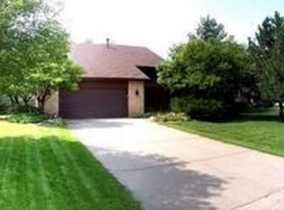 9 Indian Hills Dr, Circle Pines, MN 55014