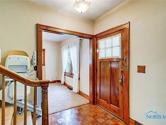 5th image of 2044 N Kennison Dr