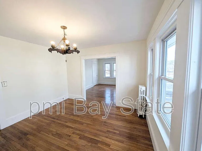37 Brainard St — Photo 8