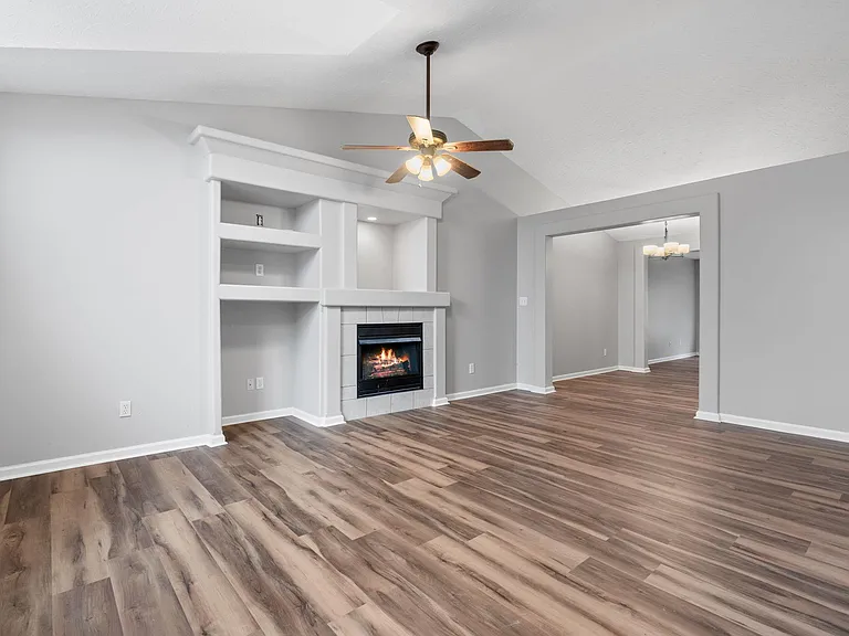 305 Spring Valley Ln — Photo 6