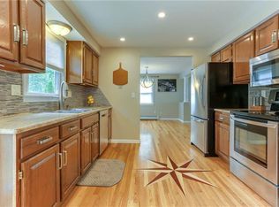 126 Catherine Dr, Meriden, CT 06450