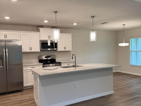 4th image of 3980 E Bennett St