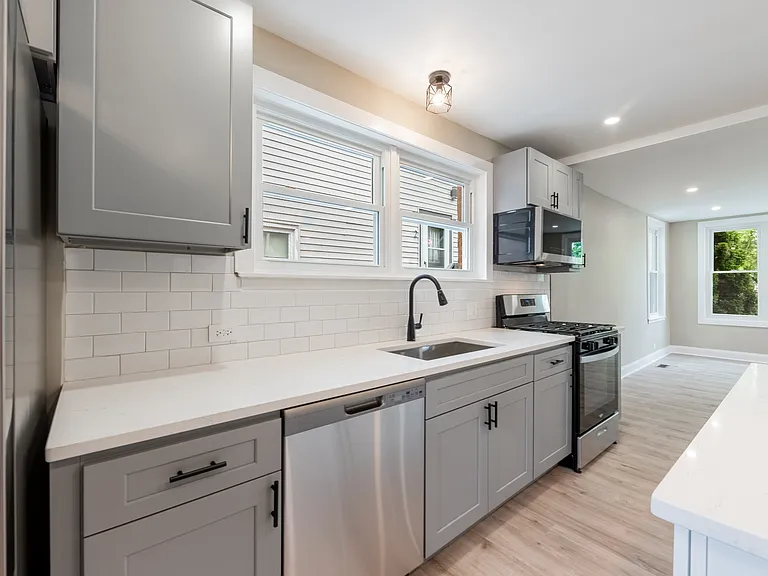 4341 Wisconsin Ave — Photo 11