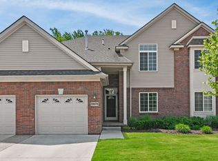 29478 Woodpark Cir #90, Warren, MI