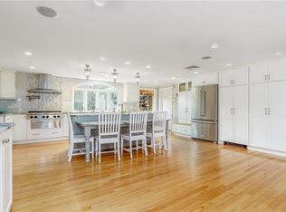 165 Love Ln, Warwick, RI 02886