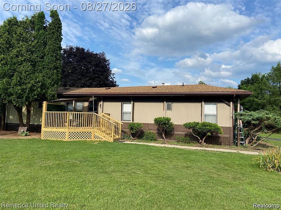 1st image of 679 Menominee Dr