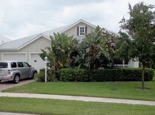 490 NE Canoe Park Cir, Port Saint Lucie, FL 34983