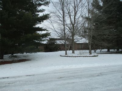 9102 Lake Crest Dr, Whitmore Lake, MI, 48189