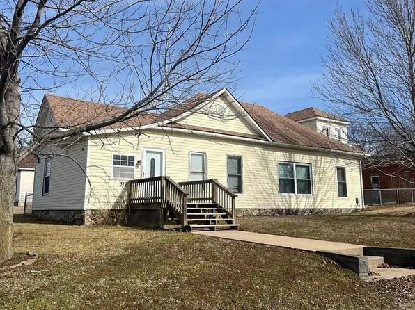 317 W 12th St, Galena, KS 66739