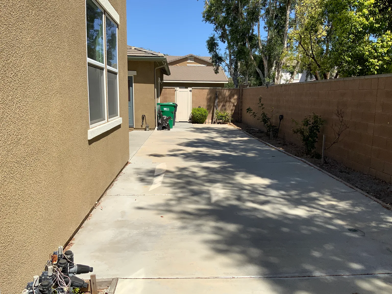 3 bed, 2.5 bath, 2200 sqft, $3,300 — Photo 2