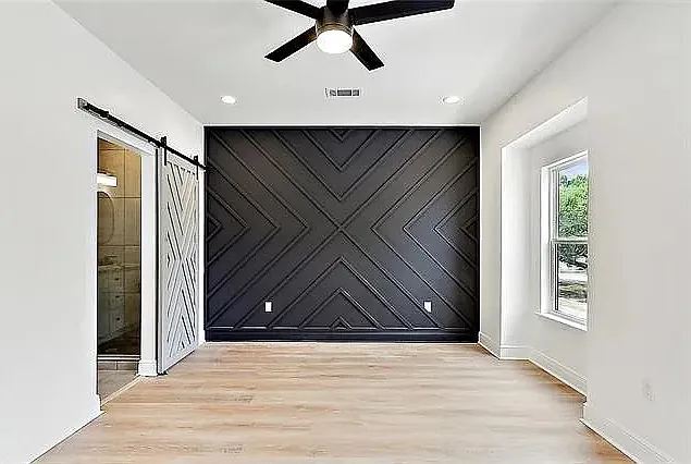 2427 Franklin Ave — Photo 9
