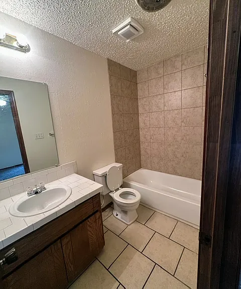 225 Bull Run St #B — Photo 14