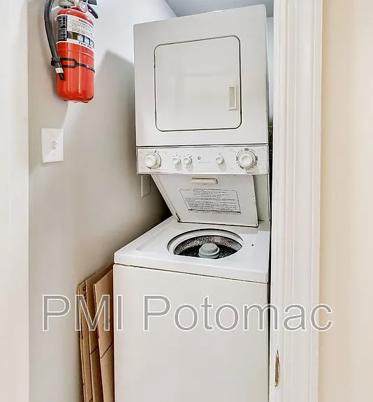1952 Calvert St NW #4 — Photo 18