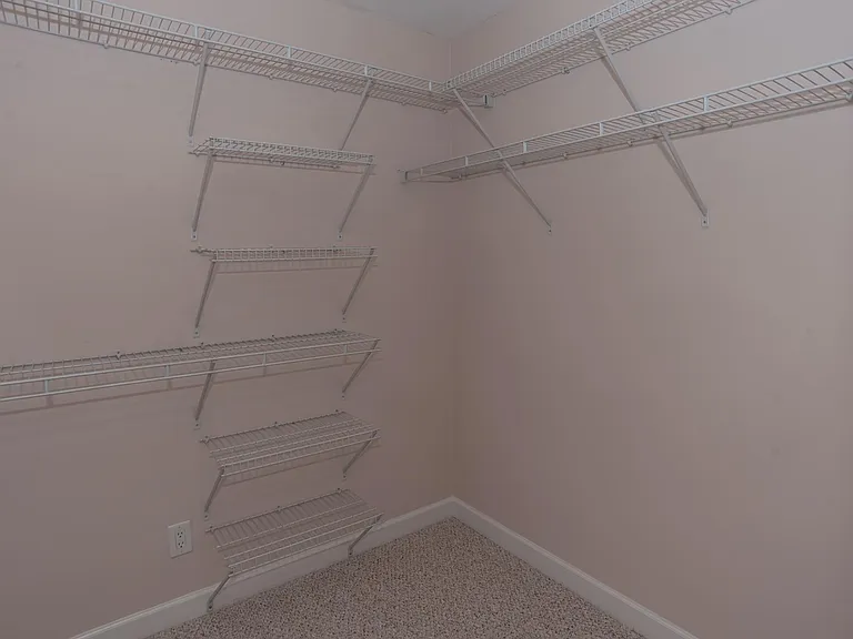 MB walk in closet