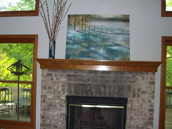 5th image of 713 Emerald Dr