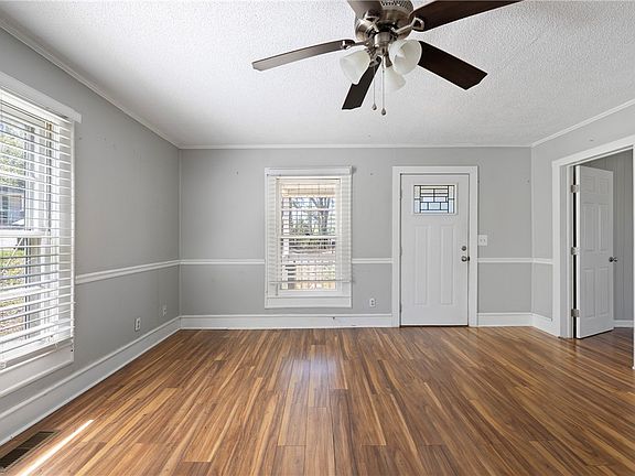 3rd image of 302 Lucky St