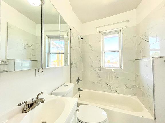 5th image of 2747 Pestalozzi St APT 2W