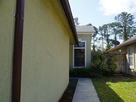 2nd image of 12350 Carriann Cove Trl S