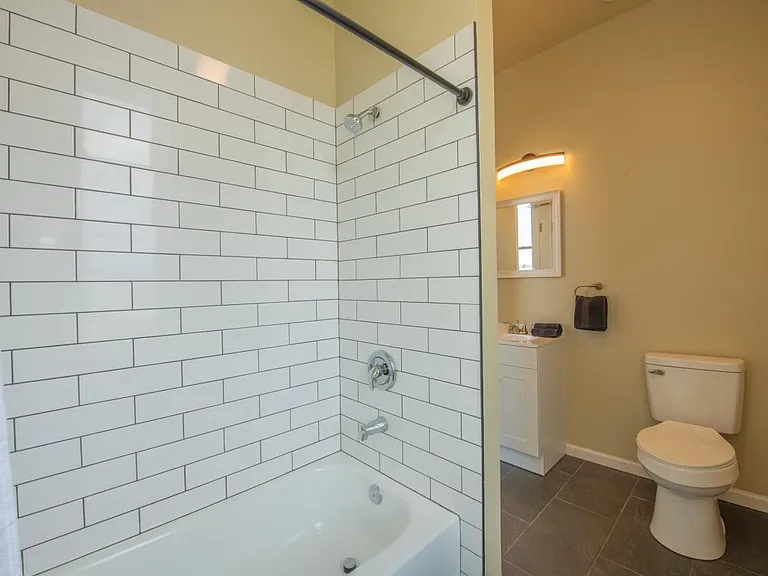 231 S Union Ave #B — Photo 10