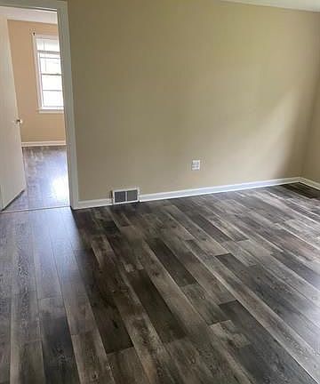 4th image of 2415 Northwood Ave #A