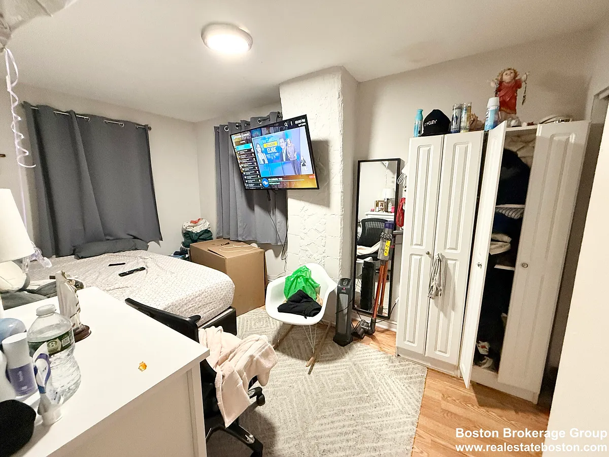 Building Photo - 57 Bennington St #4
