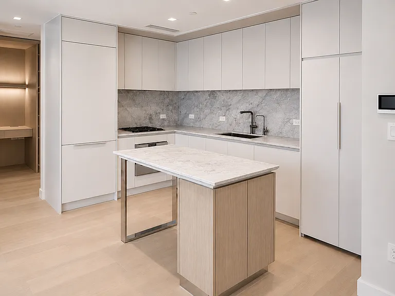 250 25th St #5C — Photo 1