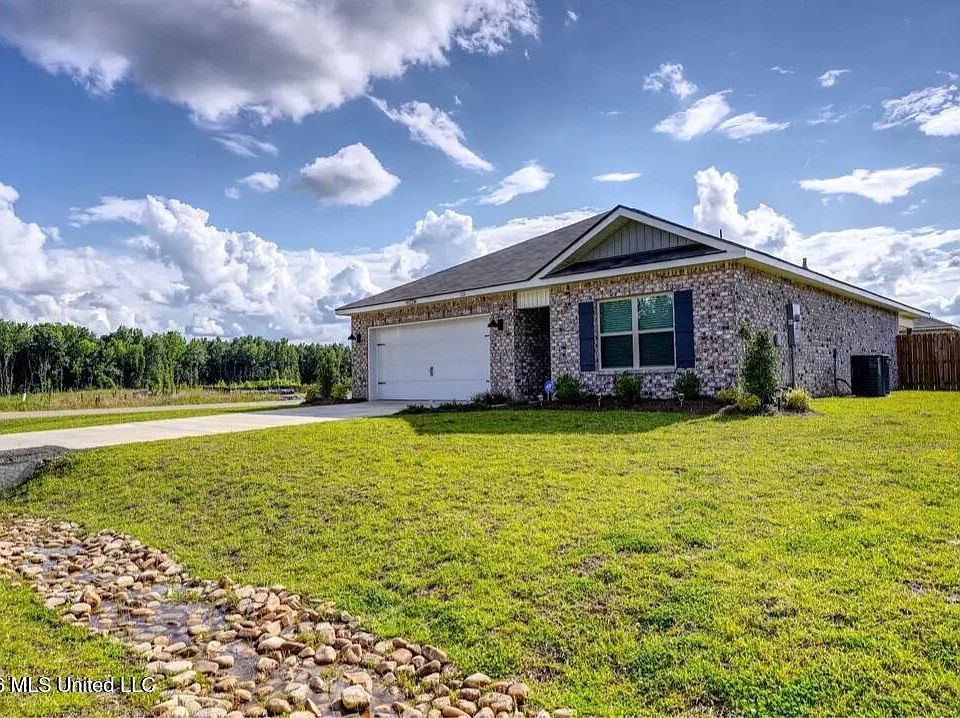 1st image of 126 Cedar Ridge Blvd