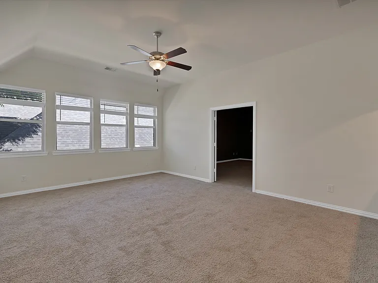 2600 Fairhill Ln — Photo 33