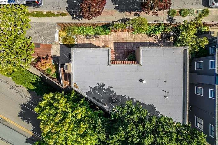 769 Vincente Ave — Photo 37
